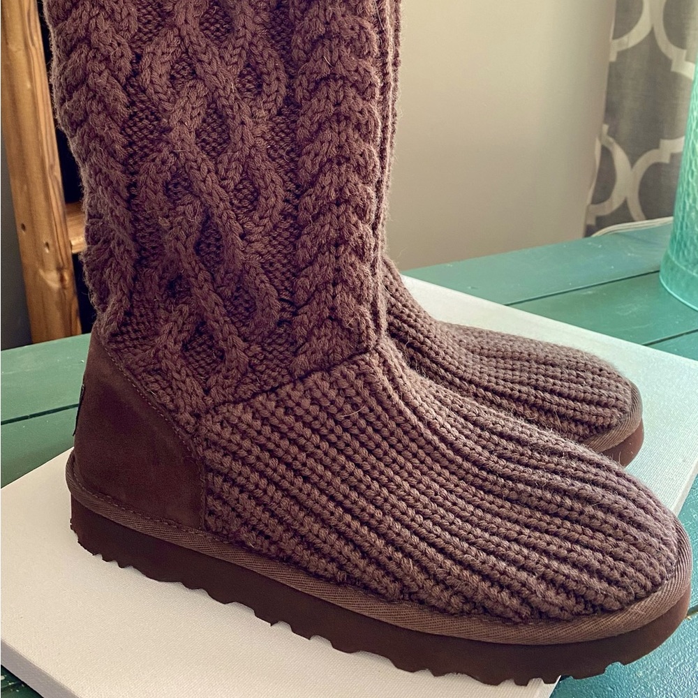 UGG Classic Cardi Cabled Knit Boots 7 New Burnt Cedar